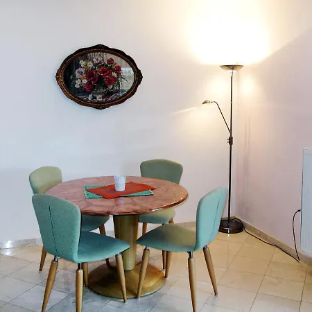 Zwei Rosen - Pul553 By Interhome
