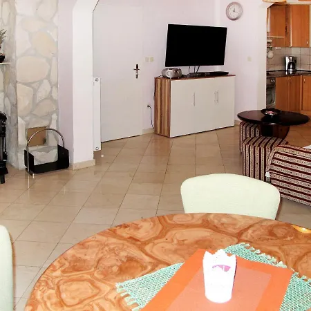 Zwei Rosen - Pul553 By Interhome Apartment *
