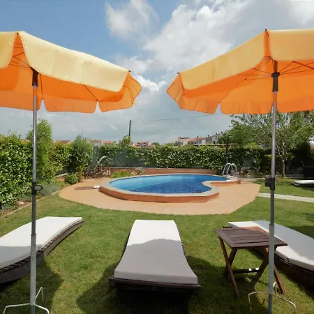 Apartment Zwei Rosen - Pul553 By Interhome