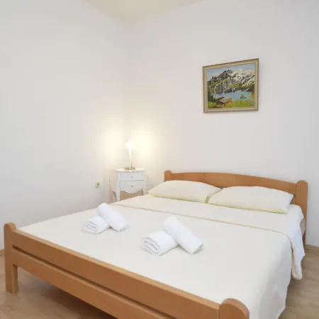 Zwei Rosen - Pul553 By Interhome Fondole
