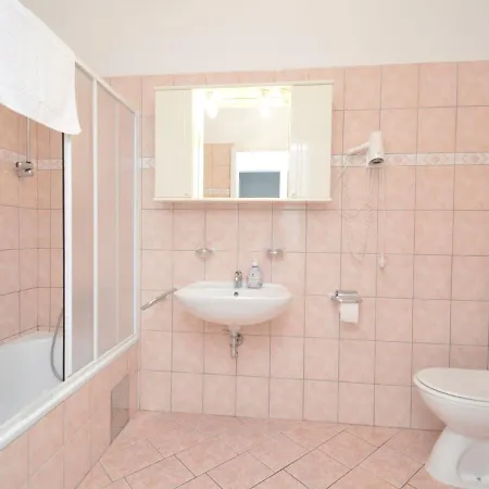 Apartment Zwei Rosen - Pul553 By Interhome *
